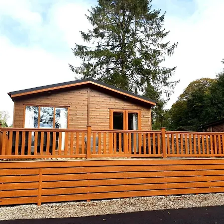 Tatil Evi Jaw-dropping With Hot Tub On Windermere