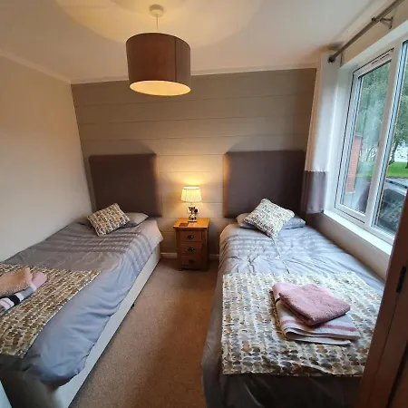 Holiday home Jaw-dropping With Hot Tub On *