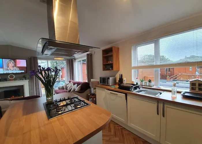 Semesterbostad Jaw-dropping With Hot Tub On *