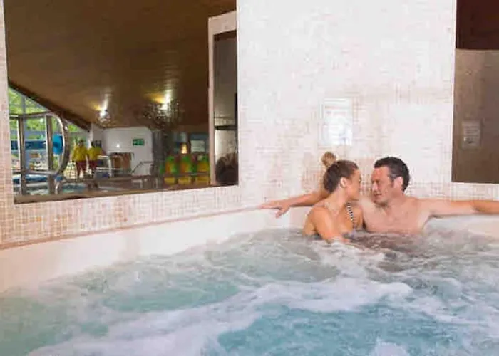 Semesterbostad Jaw-dropping With Hot Tub On *